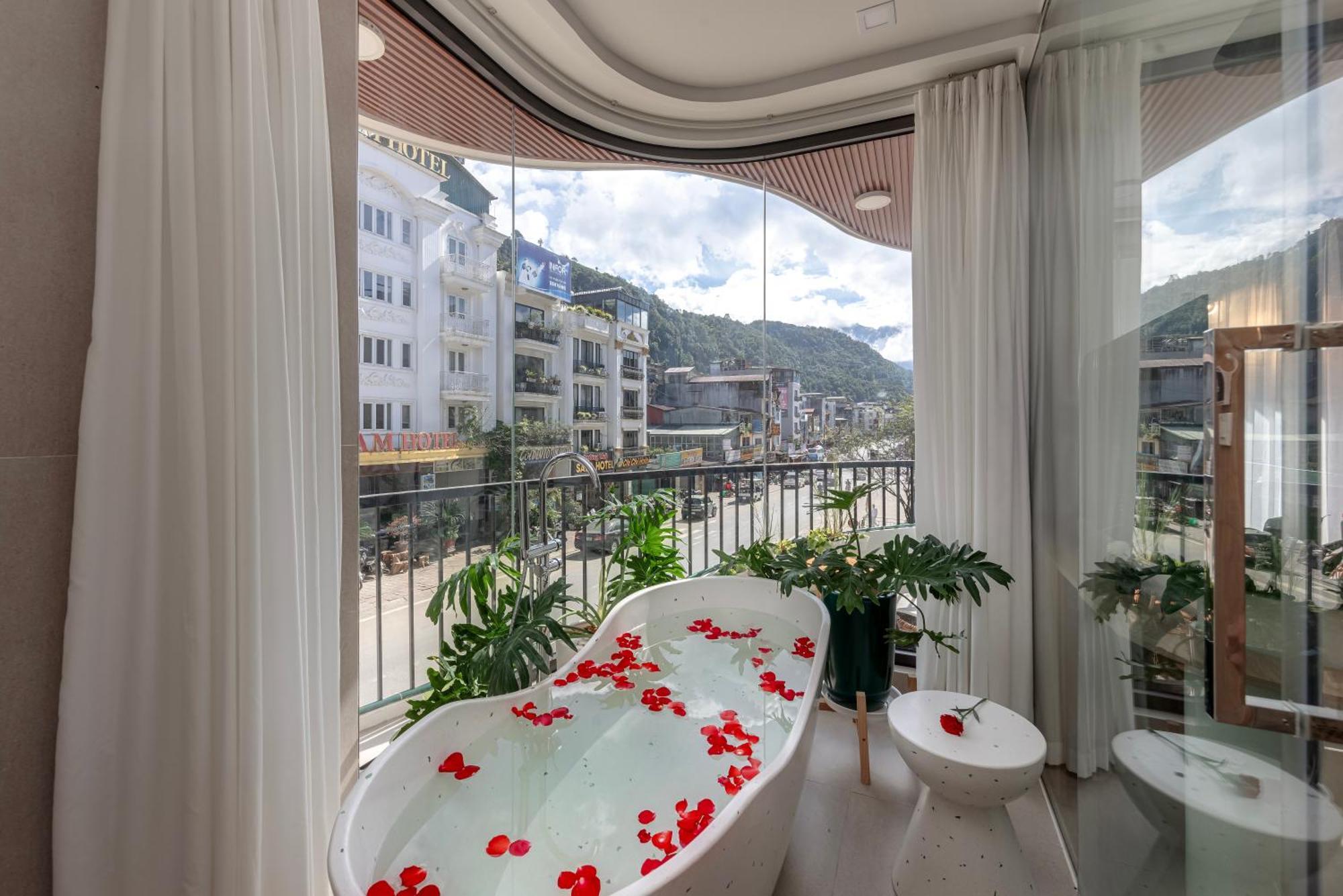 Tropical Paradise Sapa Hotel & Coffee Exterior photo